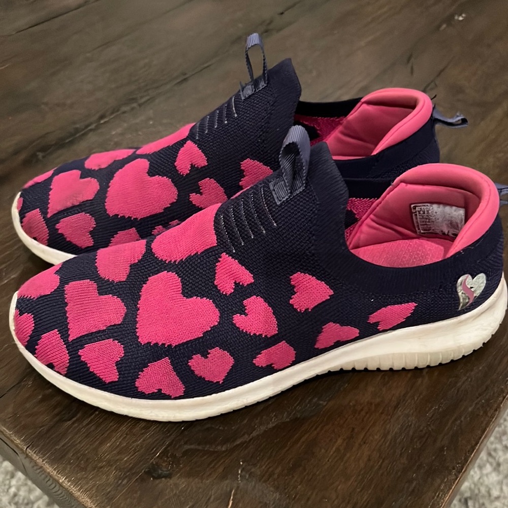 Kids Heart Pattern Slip-On Shoes - Pink and Navy